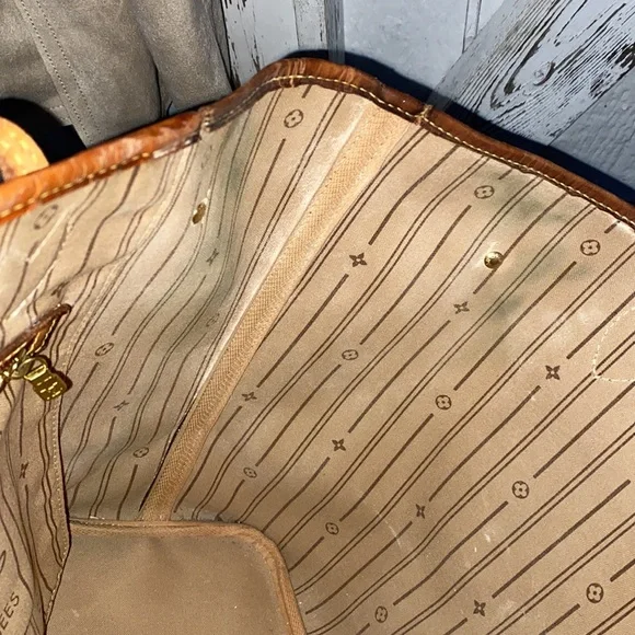 LV Neverfull MM - Picture 12 of 13